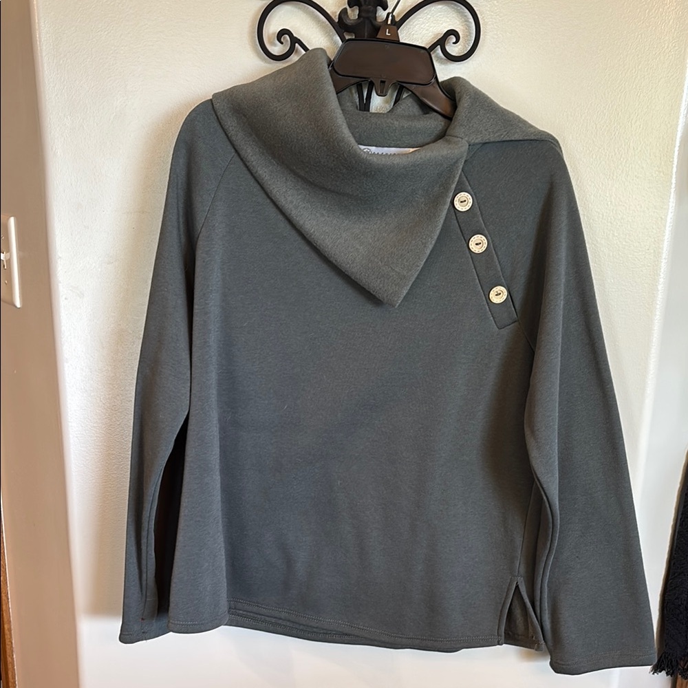 Olive green Button-Detail Women's top